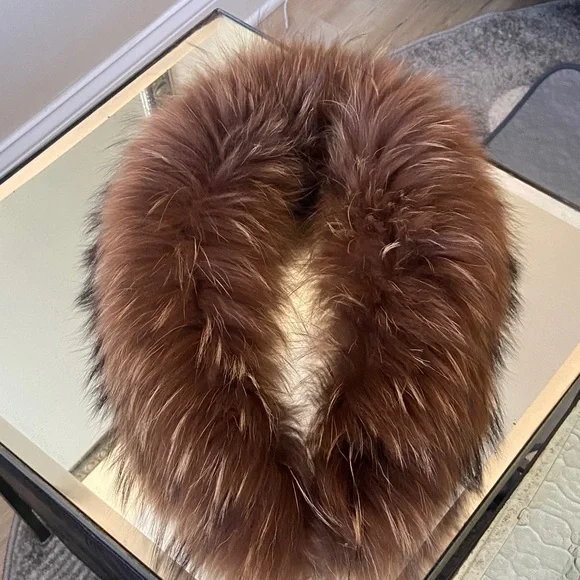 Luxurious Vintage Raccoon Genuine Fur Collar EUC - Picture 4 of 9